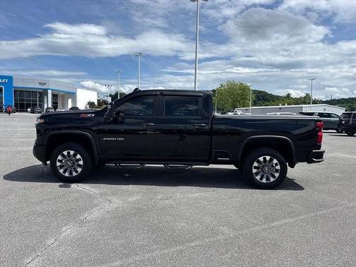 Black 2024 Chevrolet Silverado 2500 Custom