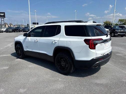 Summit White 2022 GMC Acadia AT4