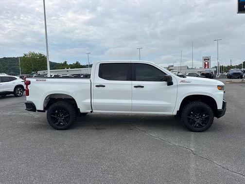 Summit White 2021 Chevrolet Silverado 1500 Custom Trail Boss