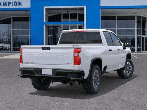 Summit White 2026 Chevrolet Silverado 2500 Custom