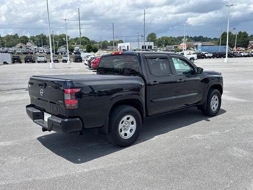 Black 2022 Nissan Frontier S