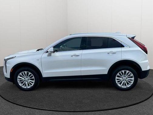 Crystal White 2024 Cadillac XT4 Luxury