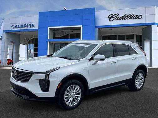 Crystal White 2024 Cadillac XT4 Luxury