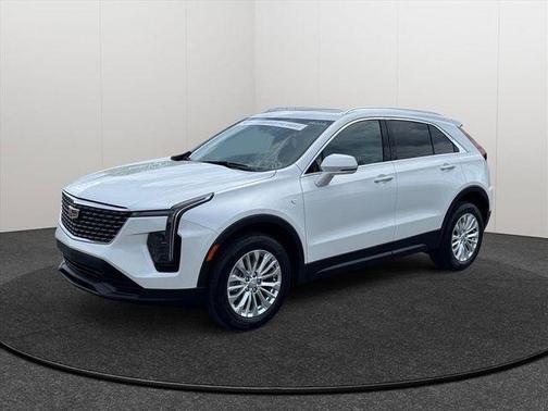 Crystal White 2024 Cadillac XT4 Luxury