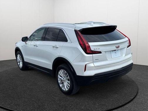 Crystal White 2024 Cadillac XT4 Luxury