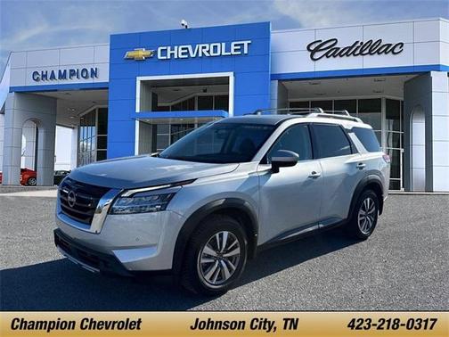 2022 Nissan Pathfinder SL
