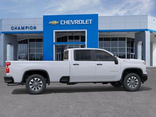 Summit White 2026 Chevrolet Silverado 2500 Custom