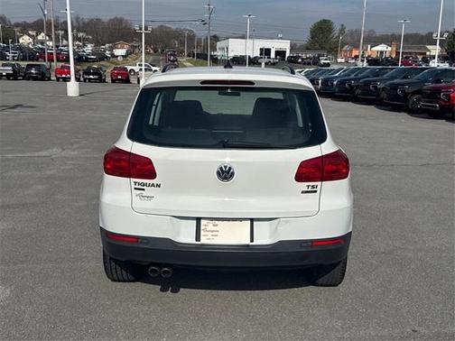 2018 Volkswagen Tiguan Limited 2.0T