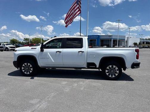 Summit White 2024 Chevrolet Silverado 2500 Custom