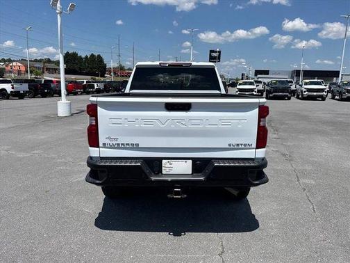 Summit White 2024 Chevrolet Silverado 2500 Custom