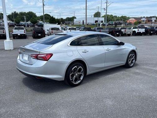 Silver Ice Metallic 2021 Chevrolet Malibu LT
