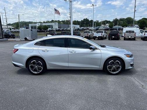 Silver Ice Metallic 2021 Chevrolet Malibu LT