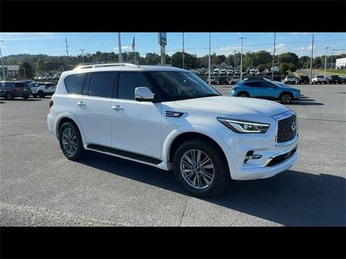 2022 INFINITI QX80 Luxe