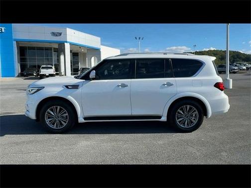 2022 INFINITI QX80 Luxe