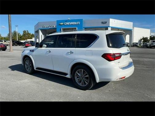 2022 INFINITI QX80 Luxe