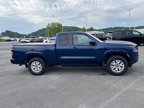 Deep Blue Pearl 2022 Nissan Frontier SV