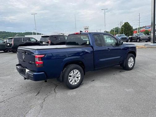 Deep Blue Pearl 2022 Nissan Frontier SV
