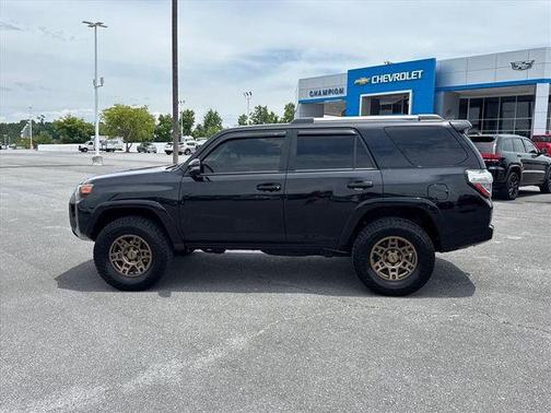 Midnight Black Metallic 2022 Toyota 4Runner SR5 Premium