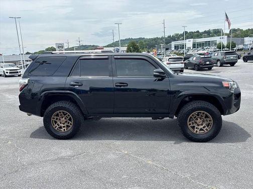 Midnight Black Metallic 2022 Toyota 4Runner SR5 Premium