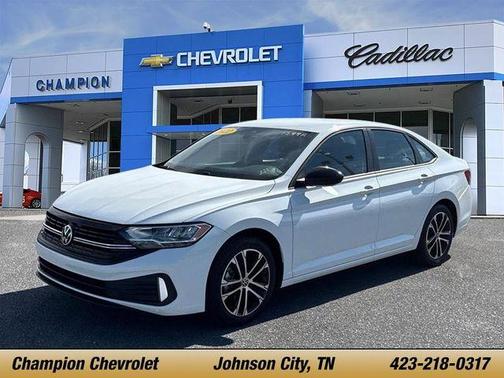 Pure White 2022 Volkswagen Jetta 1.5T Sport