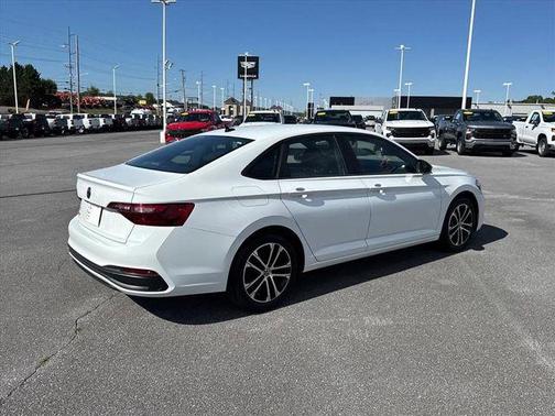 Pure White 2022 Volkswagen Jetta 1.5T Sport