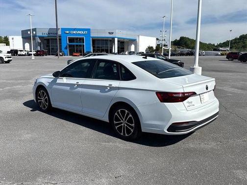 Pure White 2022 Volkswagen Jetta 1.5T Sport