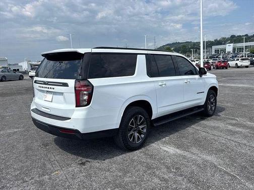 Summit White 2024 Chevrolet Suburban Z71
