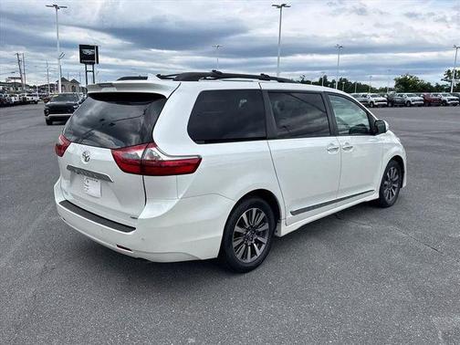 Blizzard Pearl 2020 Toyota Sienna Limited Premium