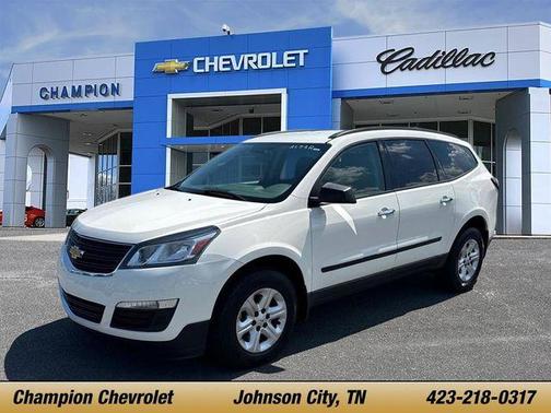 White 2015 Chevrolet Traverse LS