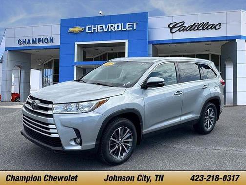 Celestial Silver Metallic 2019 Toyota Highlander XLE
