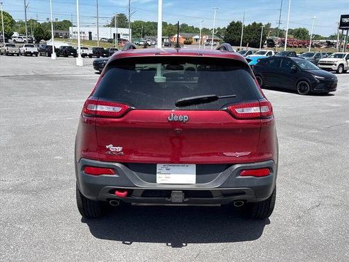 Deep Cherry Red Crystal Pearlcoat 2017 Jeep Cherokee Trailhawk