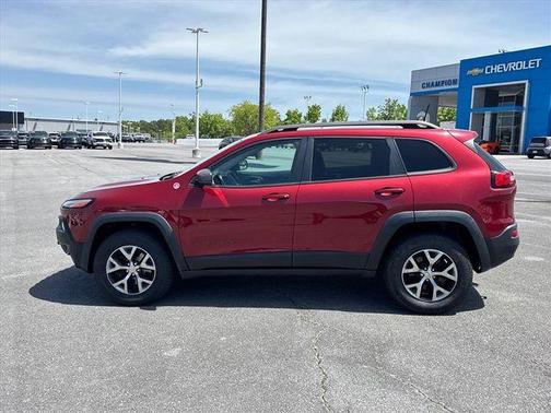 Deep Cherry Red Crystal Pearlcoat 2017 Jeep Cherokee Trailhawk