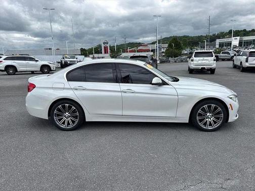 White Metallic 2017 BMW 330 i xDrive
