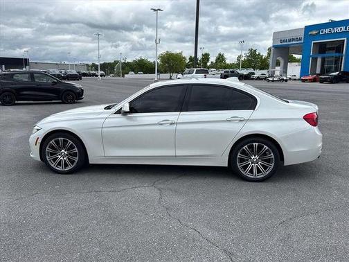 White Metallic 2017 BMW 330 i xDrive
