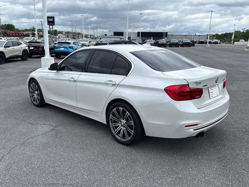 White Metallic 2017 BMW 330 i xDrive