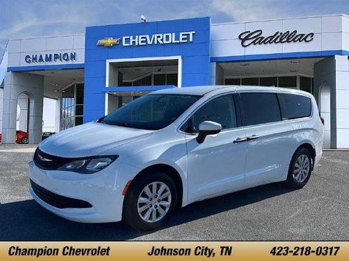 Bright White Clearcoat 2020 Chrysler Voyager L