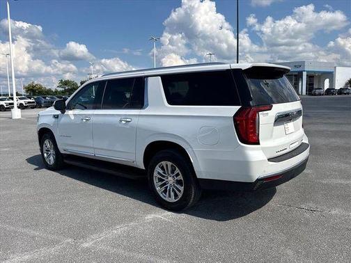 White Frost 2023 GMC Yukon XL SLT