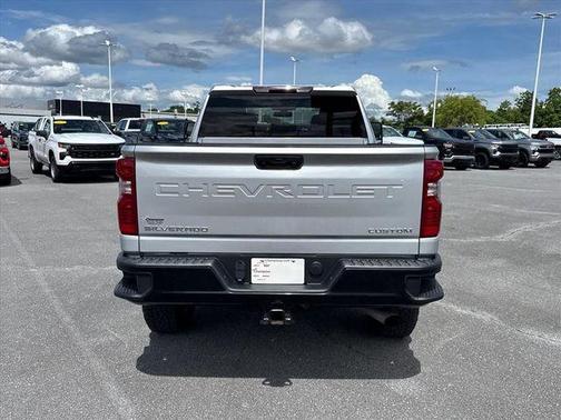 Silver Ice Metallic 2023 Chevrolet Silverado 2500 Custom