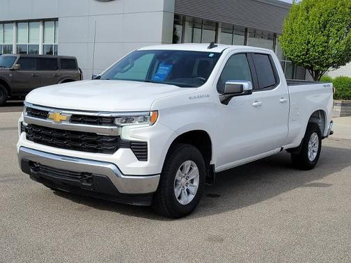 Summit White 2022 Chevrolet Silverado 1500 LT
