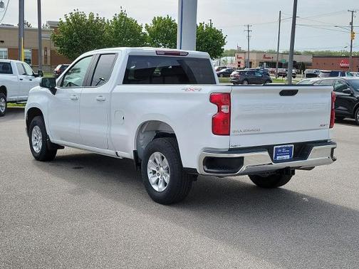 Summit White 2022 Chevrolet Silverado 1500 LT