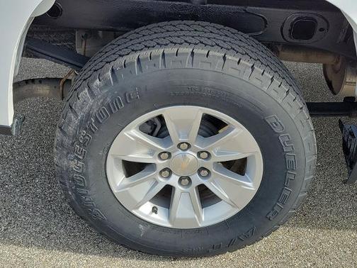 Summit White 2022 Chevrolet Silverado 1500 LT