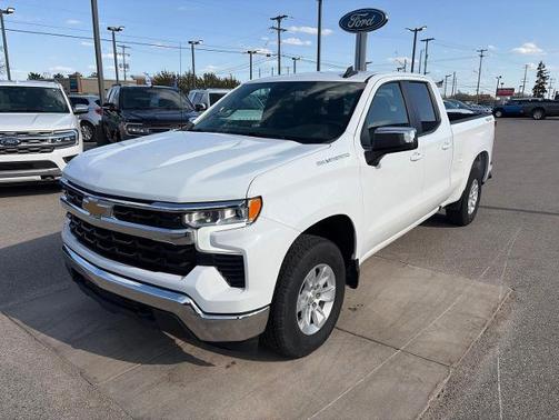 Summit White 2022 Chevrolet Silverado 1500 LT