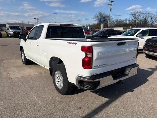 Summit White 2022 Chevrolet Silverado 1500 LT