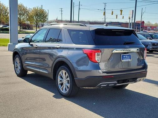 CARBONIZED GRAY METALLIC 2023 Ford Explorer XLT