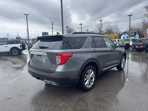 CARBONIZED GRAY METALLIC 2023 Ford Explorer XLT