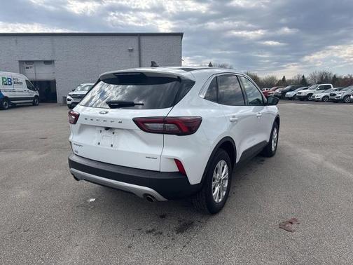 OXFORD WHITE 2024 Ford Escape ACTIVE