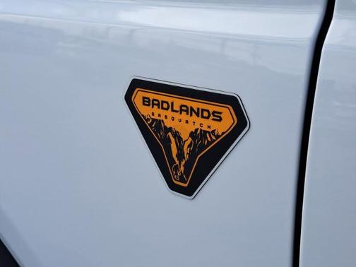 OXFORD WHITE 2023 Ford Bronco BADLANDS