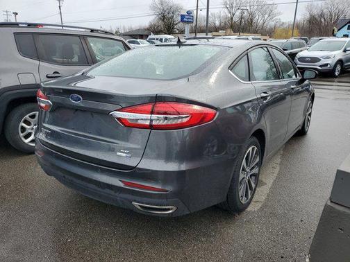 2020 Ford Fusion SE