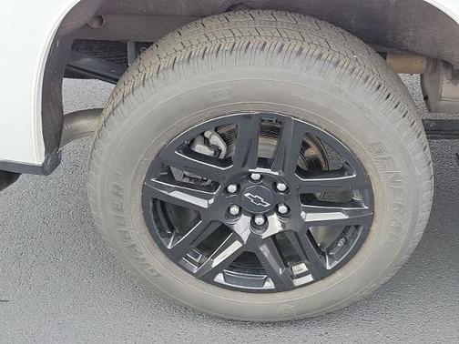 Summit White 2023 Chevrolet Silverado 1500 CUSTOM