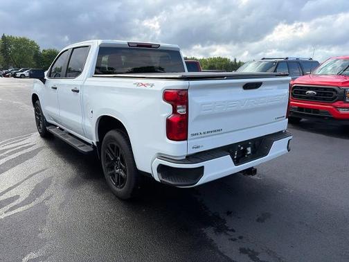 Summit White 2023 Chevrolet Silverado 1500 CUSTOM